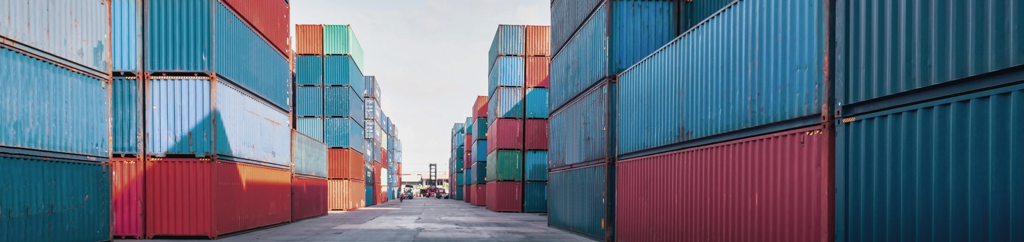 Crédito Privado: containeres em área portuária
