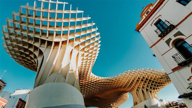 edif&iacute;cio moderno com curvas