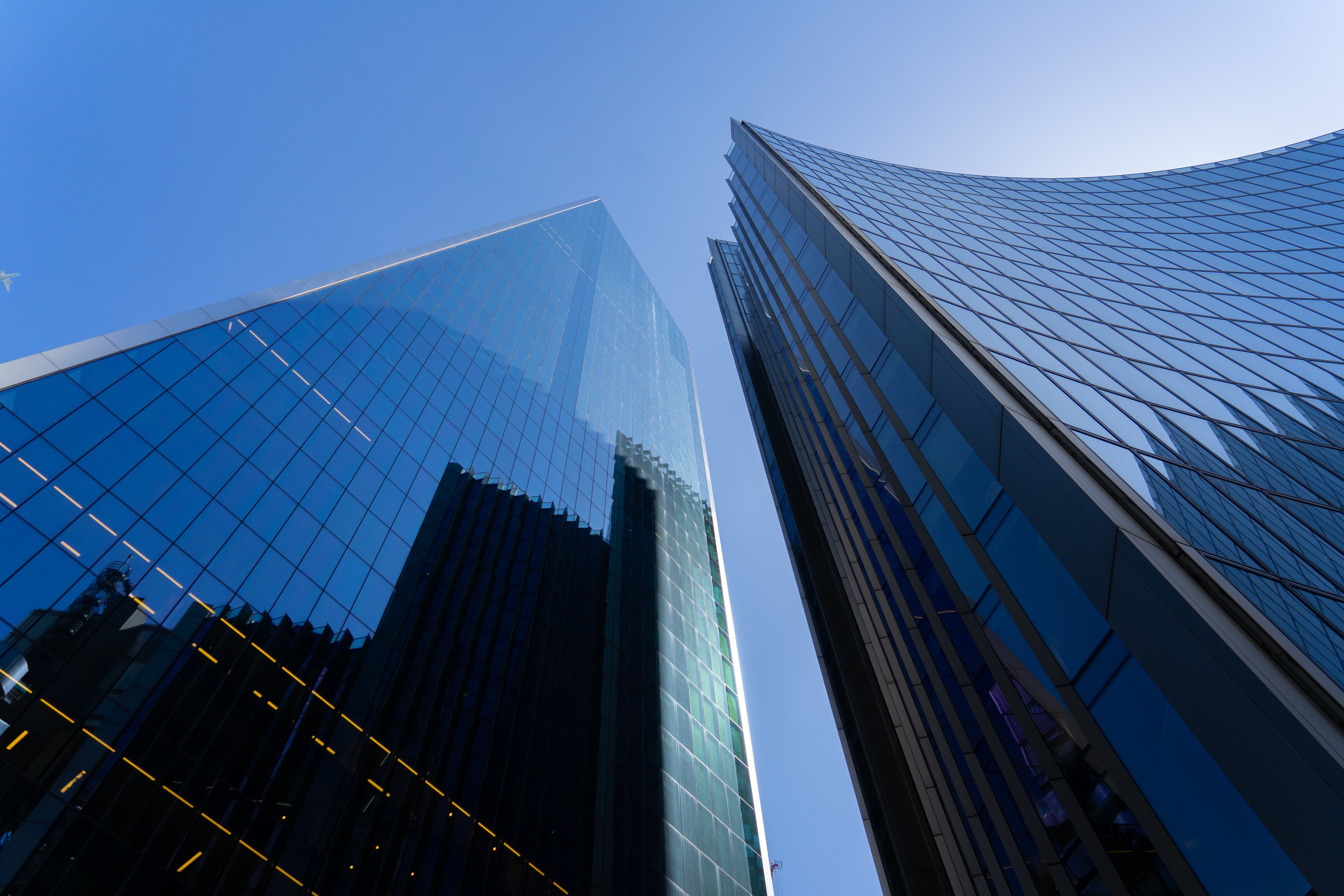 p&eacute;dios espelhados